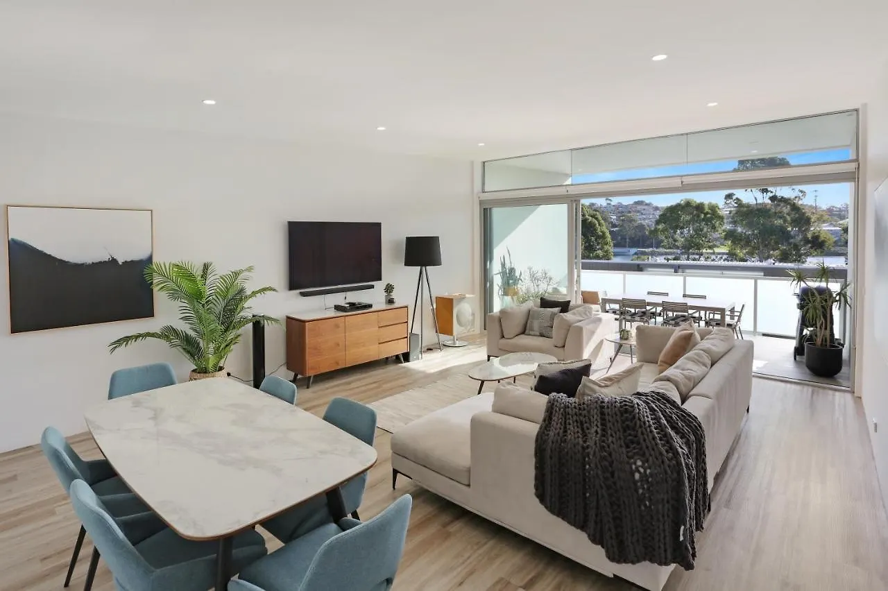 Coast 21 - 3 Bedroom Pool Side Apartment Merimbula Australia