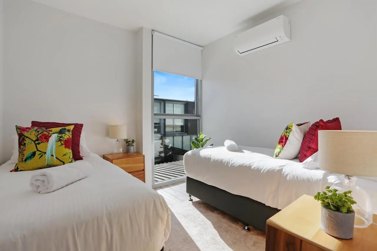 Coast 21 - 3 Bedroom Pool Side Apartment Merimbula
