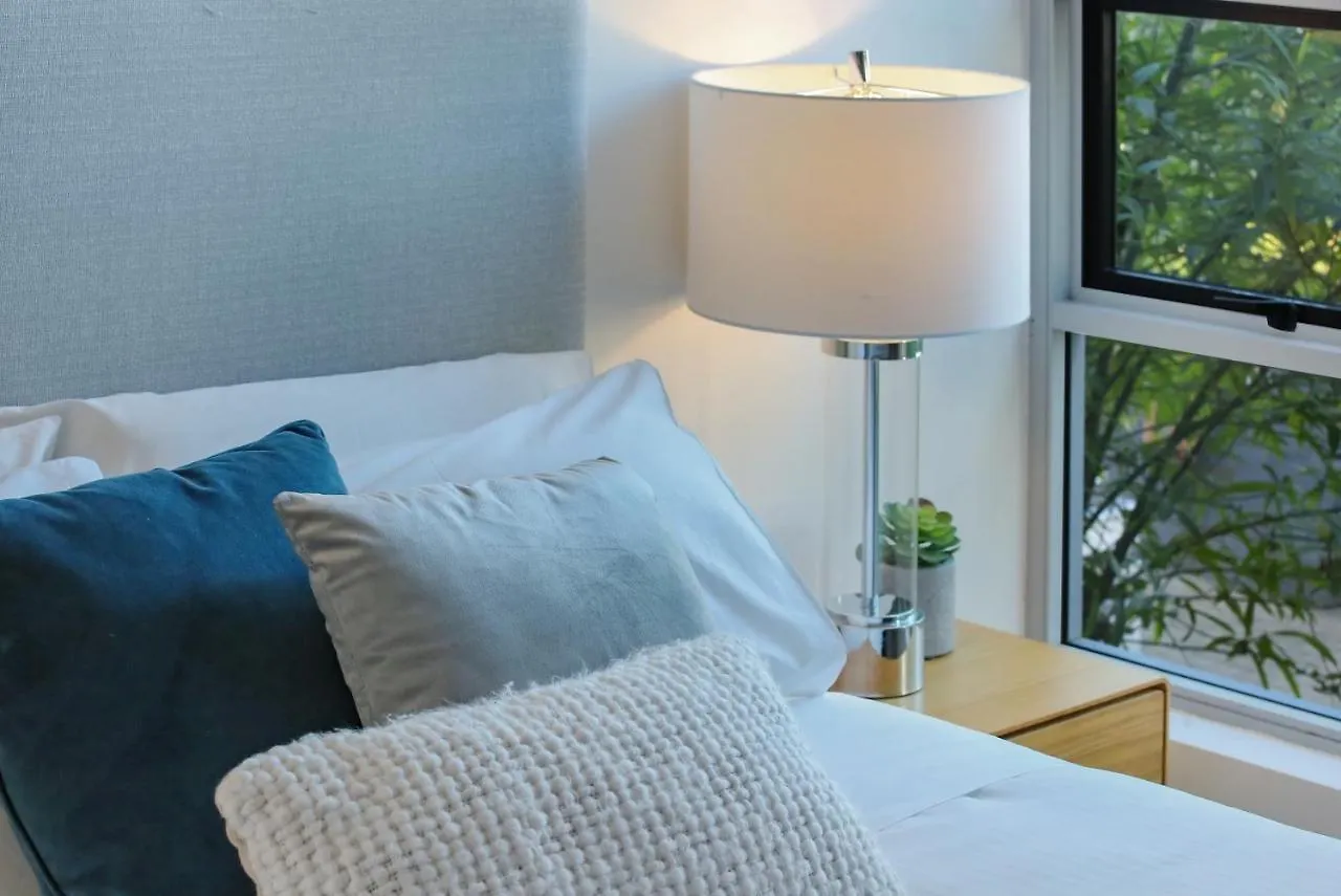 Coast 21 - 3 Bedroom Pool Side Apartment Merimbula