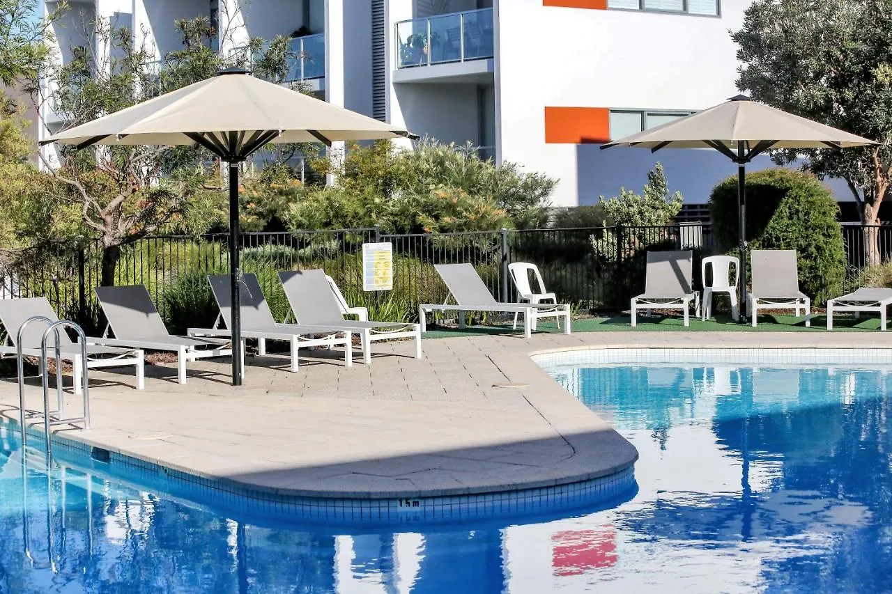 Coast 21 - 3 Bedroom Pool Side Apartment Merimbula