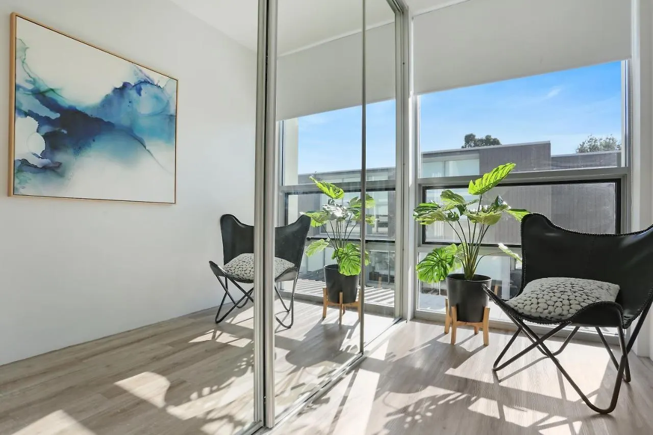 Coast 21 - 3 Bedroom Pool Side Apartment Merimbula