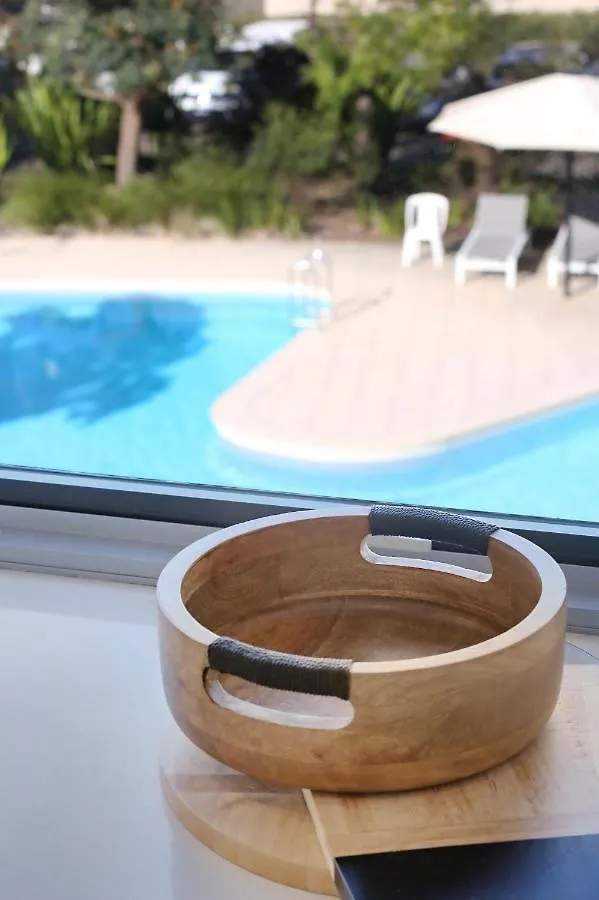 Coast 21 - 3 Bedroom Pool Side Apartment Merimbula 0*,