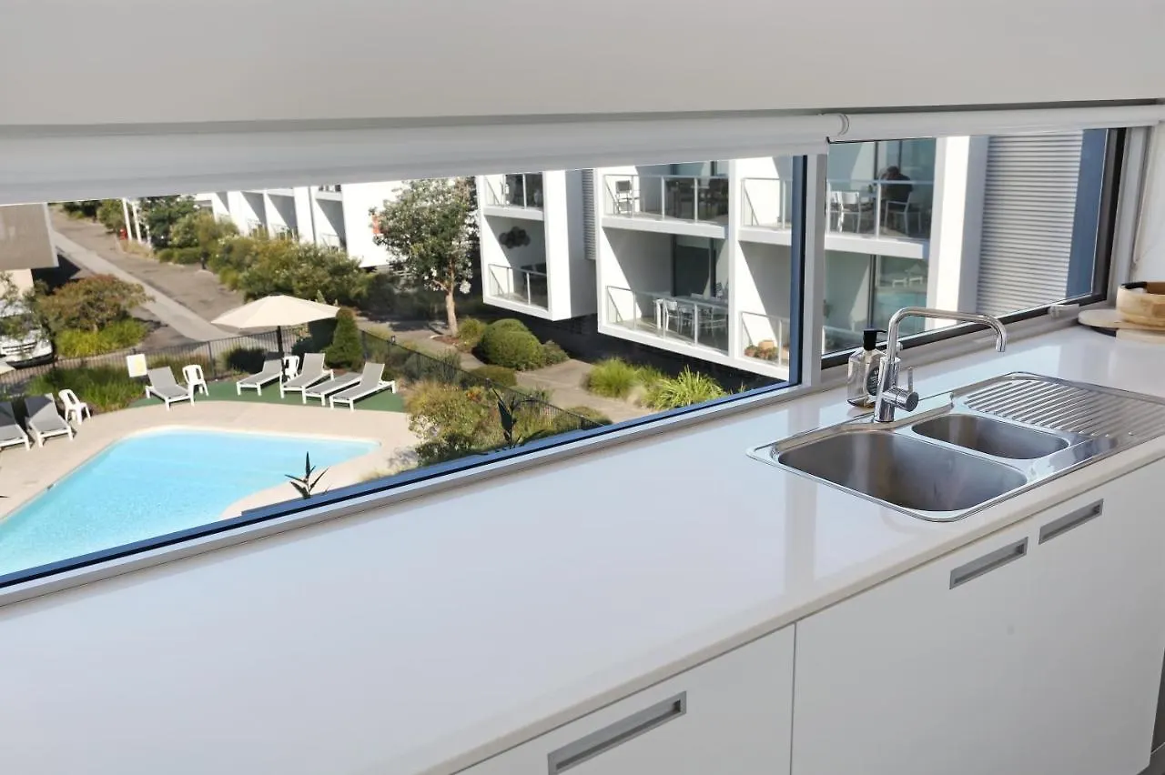 Coast 21 - 3 Bedroom Pool Side Apartment Merimbula Australia