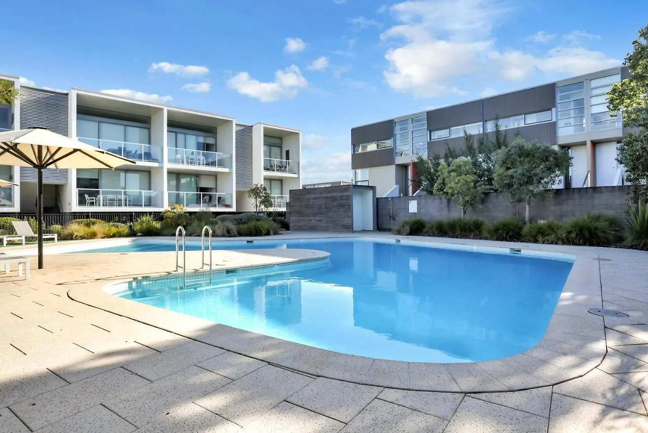 Coast 21 - 3 Bedroom Pool Side Apartment Merimbula Australia