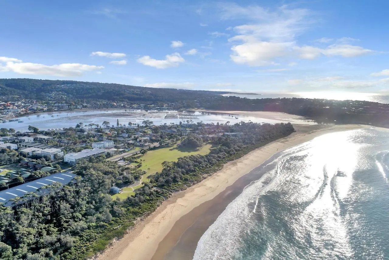 Coast 21 - 3 Bedroom Pool Side Apartment Merimbula