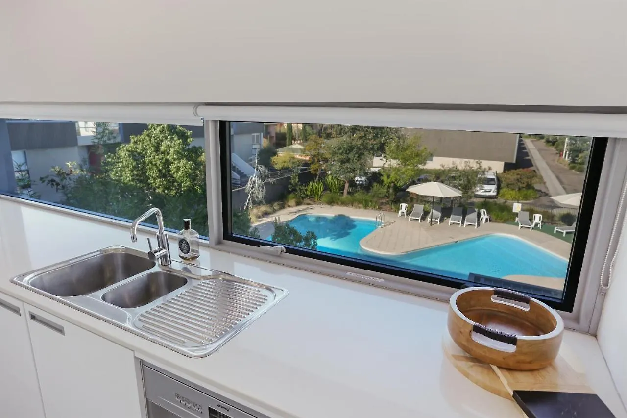 Coast 21 - 3 Bedroom Pool Side Apartment Merimbula