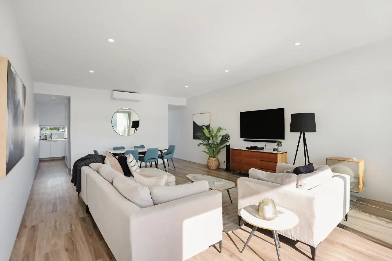 Coast 21 - 3 Bedroom Pool Side Apartment Merimbula