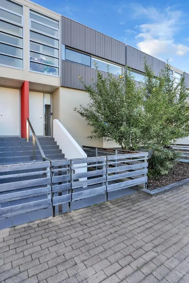 Coast 21 - 3 Bedroom Pool Side Apartment Merimbula